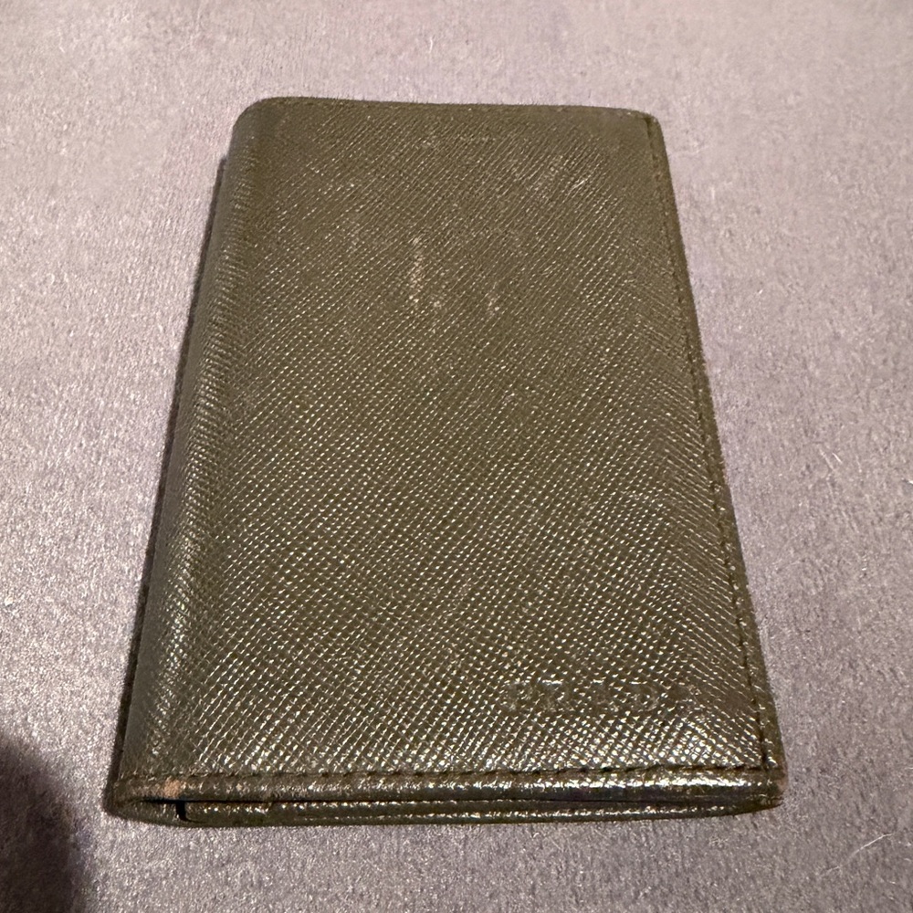 Authentic Prada Saffiano Leather Wallet
Style: 2M0945